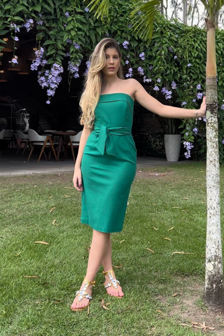 Vestido tomara que caia store com blusa por baixo