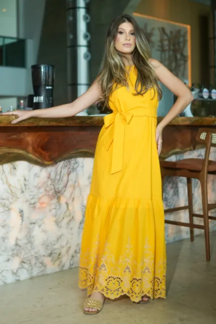 VESTIDO LONGO BEATRIZ SUPER CAVA E BARRA COM BABADO