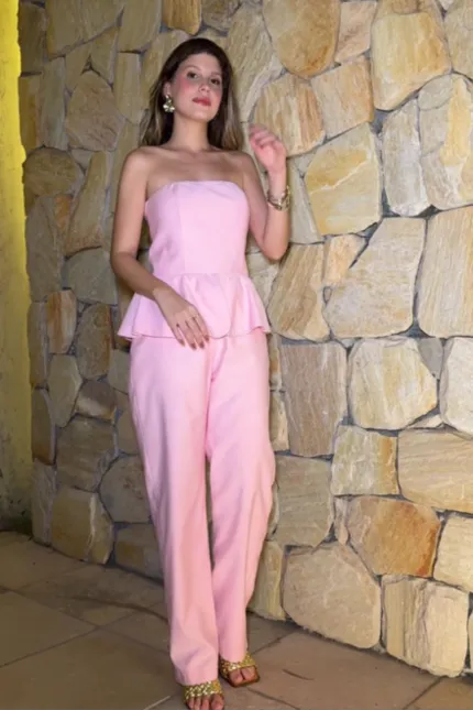 MACACÃO LÍVIA SEM ALÇA E COM PEPLUM CINTURA