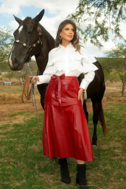 CAMISA LYNA COM BABADOS