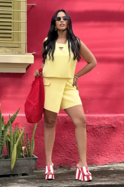 SHORT SAIA SOPHIA COM ABA DETALHE
