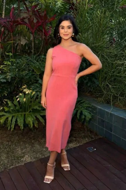 VESTIDO UNILATERAL MELISSA COM FENDA COSTAS